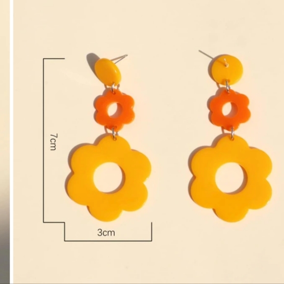 NWT orange and yellow flower drop earrings - Picture 5 of 5